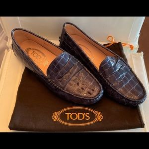 Tods Navy Patent Leather Gommino shoes